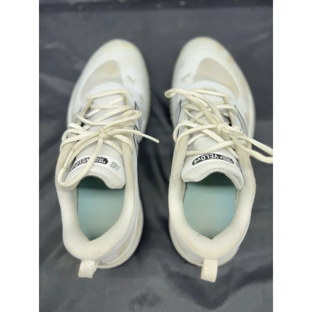 New Balance Fresh Foam Velo v4 Turf Shoes Sneakers Men’s 9.5 Women's 11 White